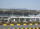 Bị phạt 2 triệu vì lăng mạ, vỗ vào đầu nhân viên hàng không