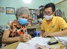 Tổ chức chi trả lương hưu tại nhà phòng dịch COVID-19 lây lan