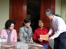 Đoàn đại biểu Quốc hội TP.HCM hỗ trợ 2,2 tỉ cho Nghệ An