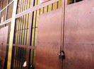 Từ 29-3: Phạm nhân được ăn cơm riêng với 3 người nhà