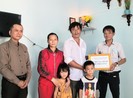 Bé Phi Long của bức ảnh “Nụ hôn vĩnh biệt" có nhà mới