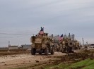 Lính Mỹ đụng độ dân làng Syria, lính Nga đến can