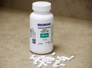Bác sĩ Mỹ kiện FDA vì hạn chế dùng thuốc sốt rét trị COVID-19