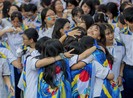 Lễ ra trường đầy xúc động của học sinh THPT Lê Hồng Phong