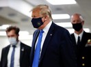 Lần đầu tiên ông Trump xuất hiện với hình ảnh đeo khẩu trang