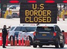 Mỹ tiếp tục đóng cửa biên giới với Canada và Mexico