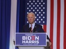 Gợi chuyện cũ của ông Trump, ông Biden 've vãn' cử tri gốc TBN
