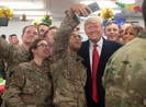Quân nhân Mỹ thi nhau bảo vệ người hùng Trump trước bầu cử