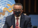 Ông Tedros: Chỉ vaccine thôi không đủ ngăn chặn COVID-19