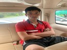 Hát karaoke bằng loa kẹo kéo, bị hàng xóm mang súng qua bắn