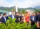Bộ trưởng Nguyễn Xuân Cường thăm người dân Sa Ná