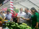 Khai mạc tuần hàng trái cây, đặc sản tại Hà Nội