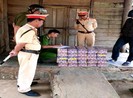 Gần 100 kg pháo hoa vô chủ trên đường Hồ Chí Minh