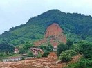 Nóng: Sạt lở đất vùi hàng chục người dân ở Quảng Nam