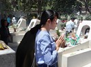 Trúng hàng chục gói thầu quà thắp hương bằng với giá mời thầu