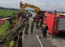 Lật xe giường nằm: 1 người chết, hàng chục người bị thương