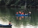 Tìm được thi thể cha và con gái vụ lật thuyền chở 7 người