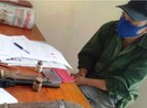 Liều lĩnh mang súng săn qua chốt kiểm dịch COVID-19