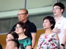 Thầy Park, bạn gái ‘kèm sát’ Quả bóng bạc Quang Hải