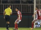 Vì sao trọng tài không dám phạt thẻ Công Phượng lỗi phản ứng?