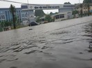 Mưa lớn, TP Thái Nguyên hóa thành sông