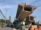 Cầu Nam Lý quận 9 'đắp chiếu' cả năm trời