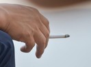 Người dân phản ánh tài xế xe buýt hút thuốc