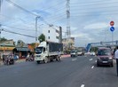 Nút giao An Sương cần có thêm nhiều cầu bộ hành