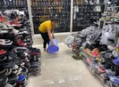 Mưa lớn, khu vực chợ Thủ Đức ngập nặng
