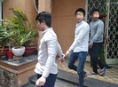 Dùng bình xịt hơi cay cướp xe người đi đường