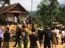 Bật điện thoại giả tiếng gà gáy bị thợ săn bắn chết