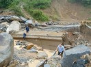Gần 100 điểm sạt lở, Mường Lát bị cô lập với miền xuôi