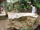 Nghi một người đàn ông dâm ô 4 bé gái