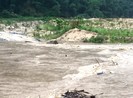Lũ cuốn đập tạm, bản Sa Ná ở Thanh Hóa lại bị cô lập