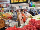 Đông kín khách săn ưu đãi tại siêu thị Co.opmart đầu tuần