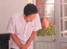 Các bị cáo công an cúi đầu xin lỗi gia đình bị hại