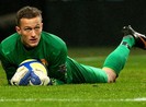 Quyết định rời M.U, Lindegaard kiến Van Gaal khó nghĩ