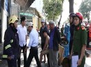 Hàng chục cảnh sát cứu đám cháy nhà do hút thuốc lá