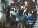 Vụ phóng viên VTV8 bị hành hung: Chuyển công an quận điều tra