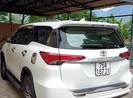 Xe 7 chỗ bị xử phạt vì chở khách