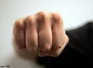 Mâu thuẫn nơi đỗ xe, chủ tiệm cắt tóc bị đánh ngã rồi tử vong