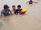Bé trai 3 tuổi tử vong vì bị rơi xuống dòng nước lụt