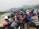 Lặn tìm nam thanh niên nghi ngờ bị nước lũ cuốn trôi
