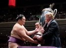 Chùm ảnh: Vợ chồng ông Trump xem đấu vật sumo ở Nhật