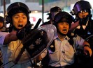 Hong Kong: Vì sao súng nổ?