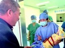 Mẹ 67, cha 68 chờ bị phạt vì sinh con thứ ba