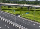 Phạt nữ tài xế lái xe tải chạy lùi trên cao tốc 17 triệu đồng