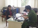 Nữ 'người hùng' Alibaba: Đập luôn xe cẩu này cho chị!