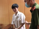 2 người đàn ông nước ngoài rủ nữ tiếp viên về ngủ qua đêm