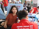 Hàng trăm người dân TP.HCM nô nức đi hiến máu